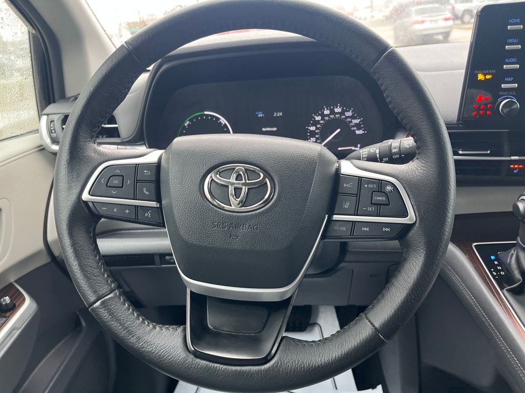 2023 Toyota Sienna XLE