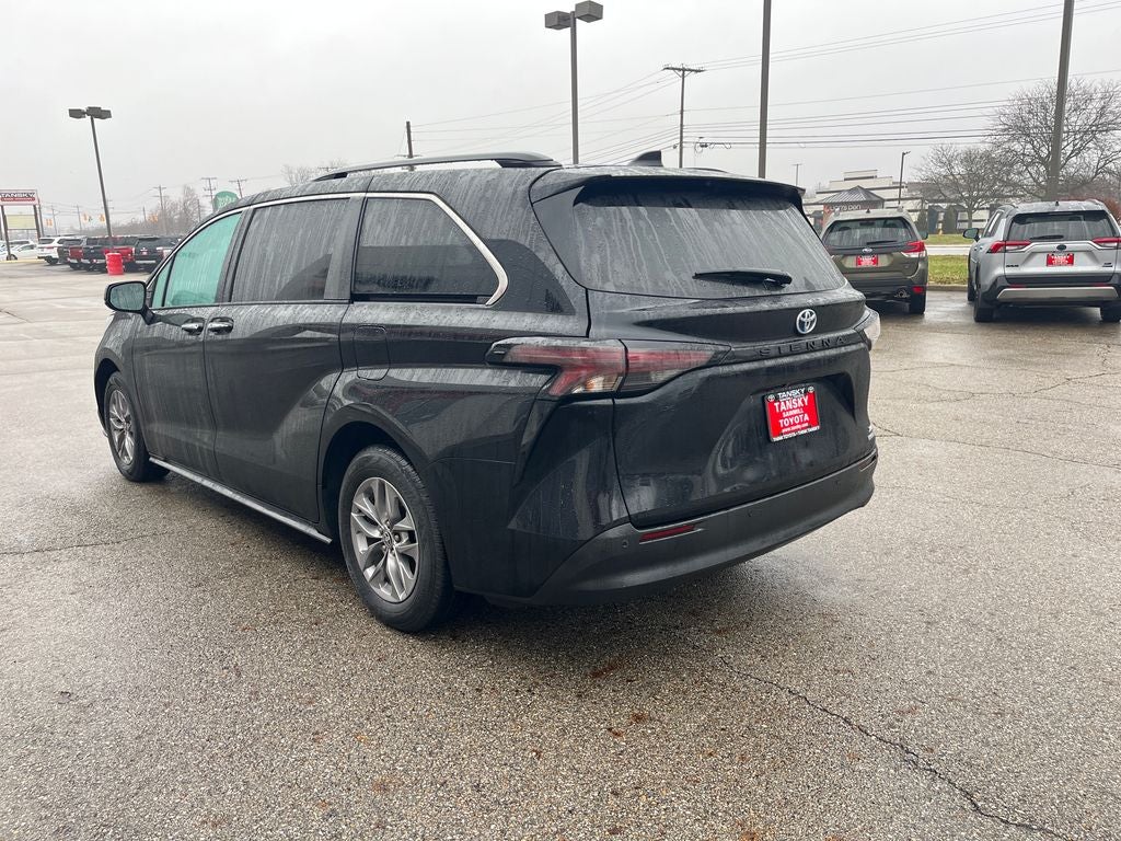 2023 Toyota Sienna XLE