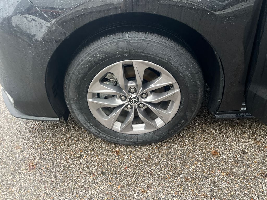 2023 Toyota Sienna XLE