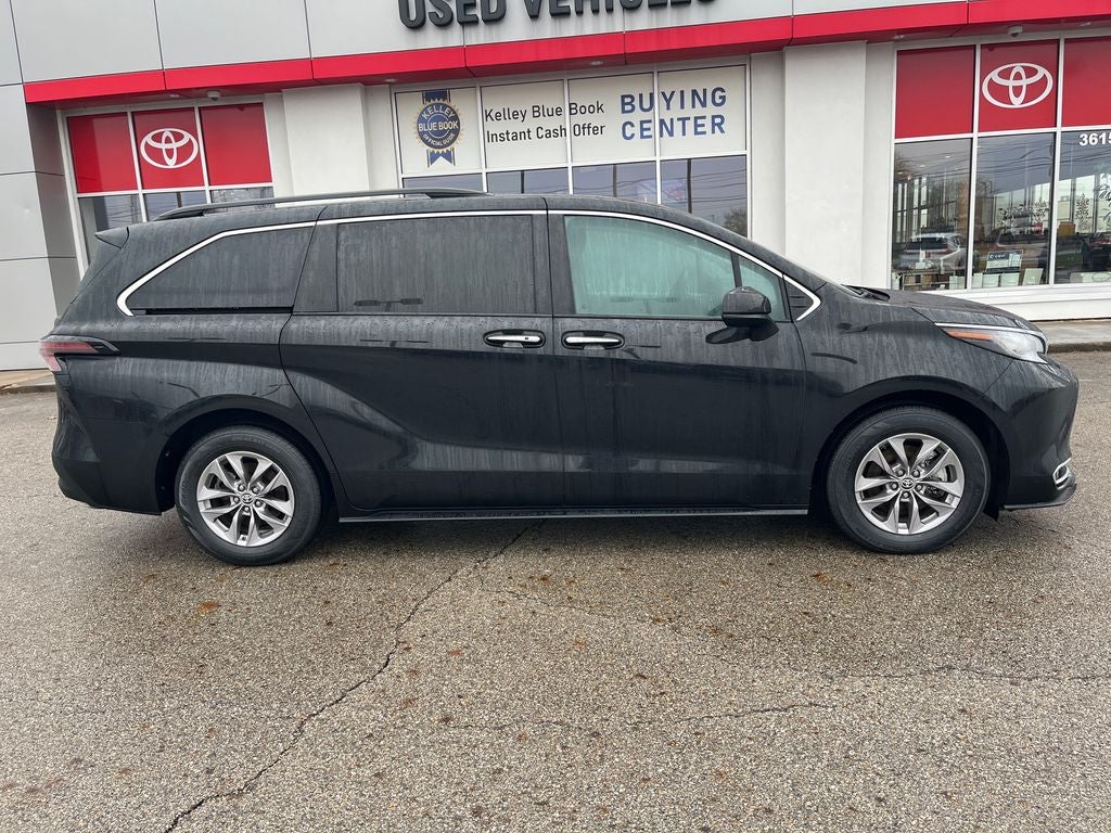 2023 Toyota Sienna XLE