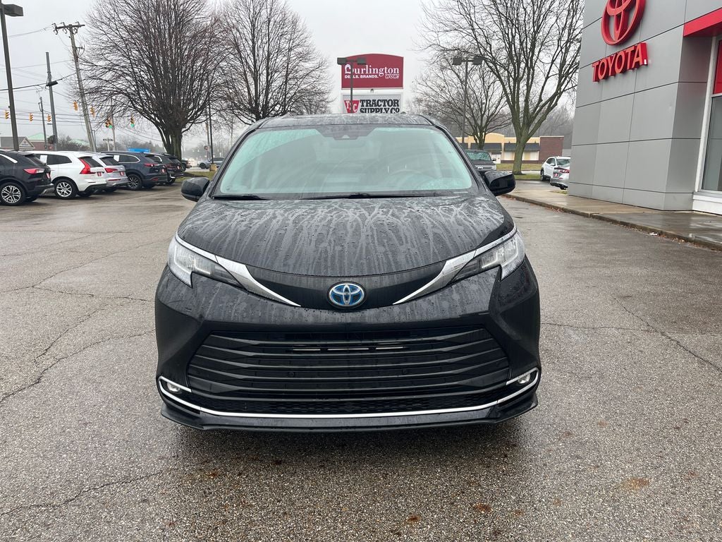 2023 Toyota Sienna XLE