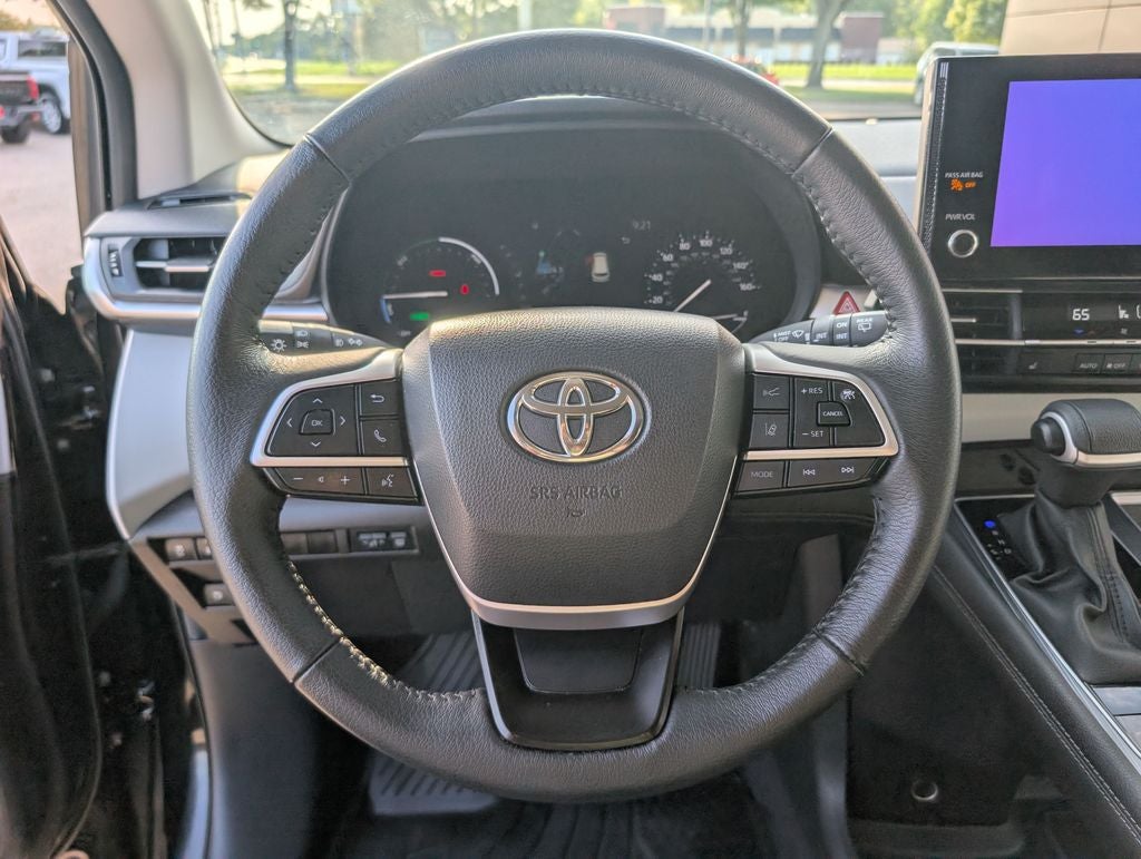 2025 Toyota Sienna XLE 7 Passenger