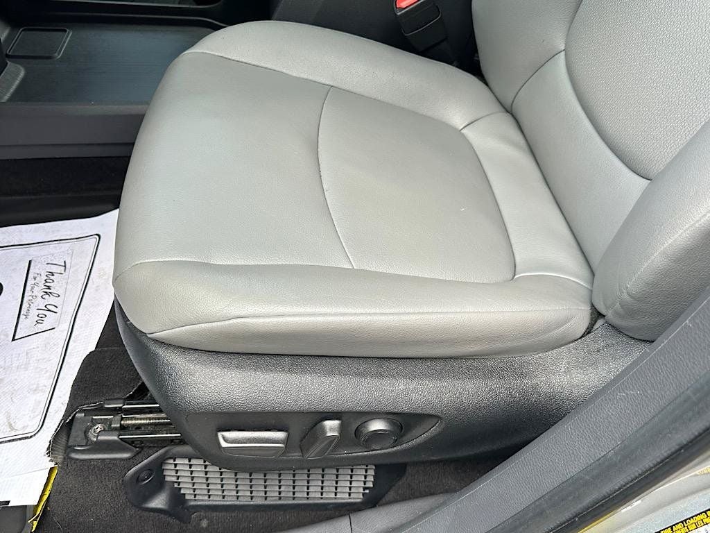 2024 Toyota Sienna XLE 8 Passenger