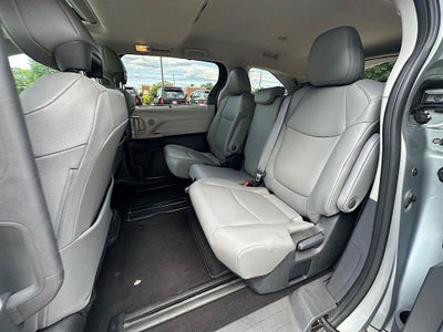 2024 Toyota Sienna XLE 8 Passenger