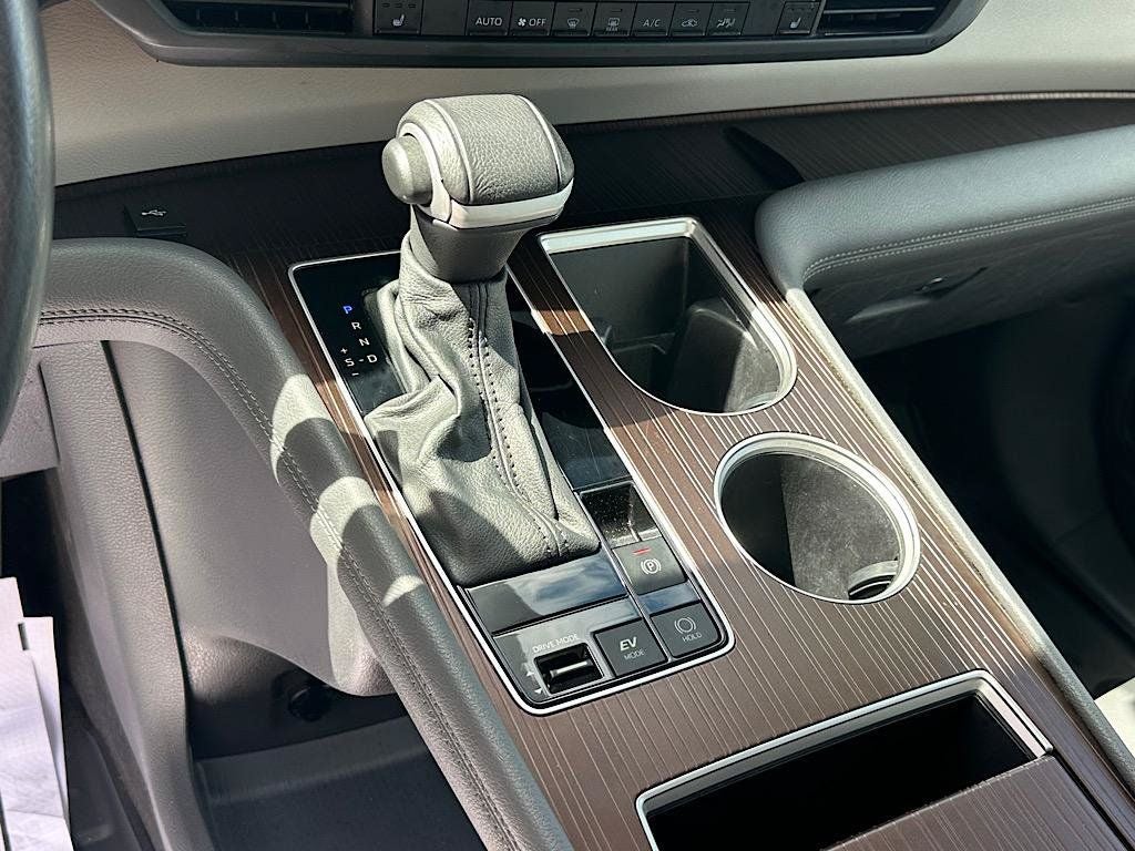 2024 Toyota Sienna XLE 8 Passenger
