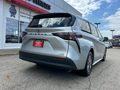2024 Toyota Sienna XLE 8 Passenger