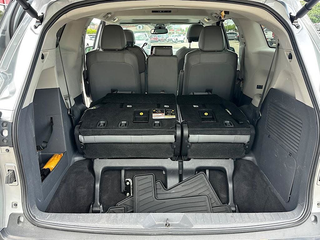 2024 Toyota Sienna XLE 8 Passenger