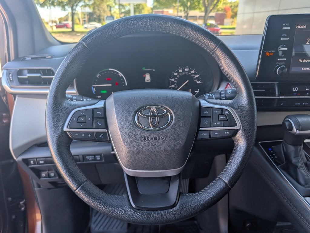 2021 Toyota Sienna XLE 8 Passenger