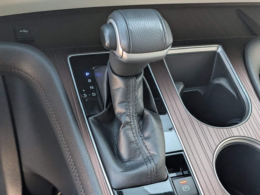 2021 Toyota Sienna XLE 8 Passenger