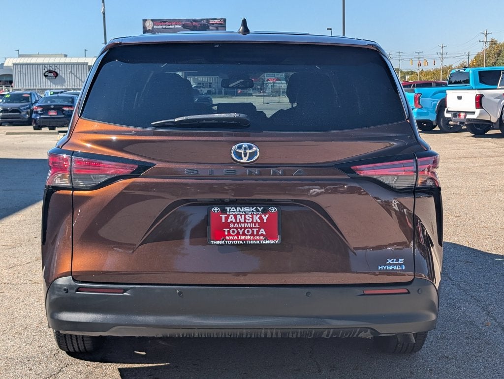 2021 Toyota Sienna XLE 8 Passenger