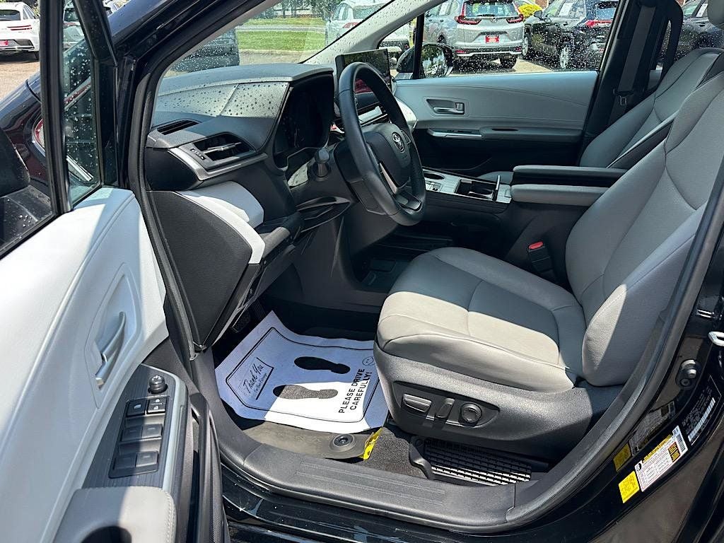 2025 Toyota Sienna XLE 7 Passenger
