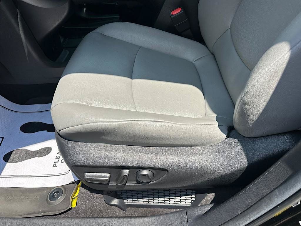 2025 Toyota Sienna XLE 7 Passenger