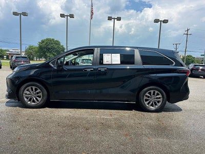 2025 Toyota Sienna XLE 7 Passenger