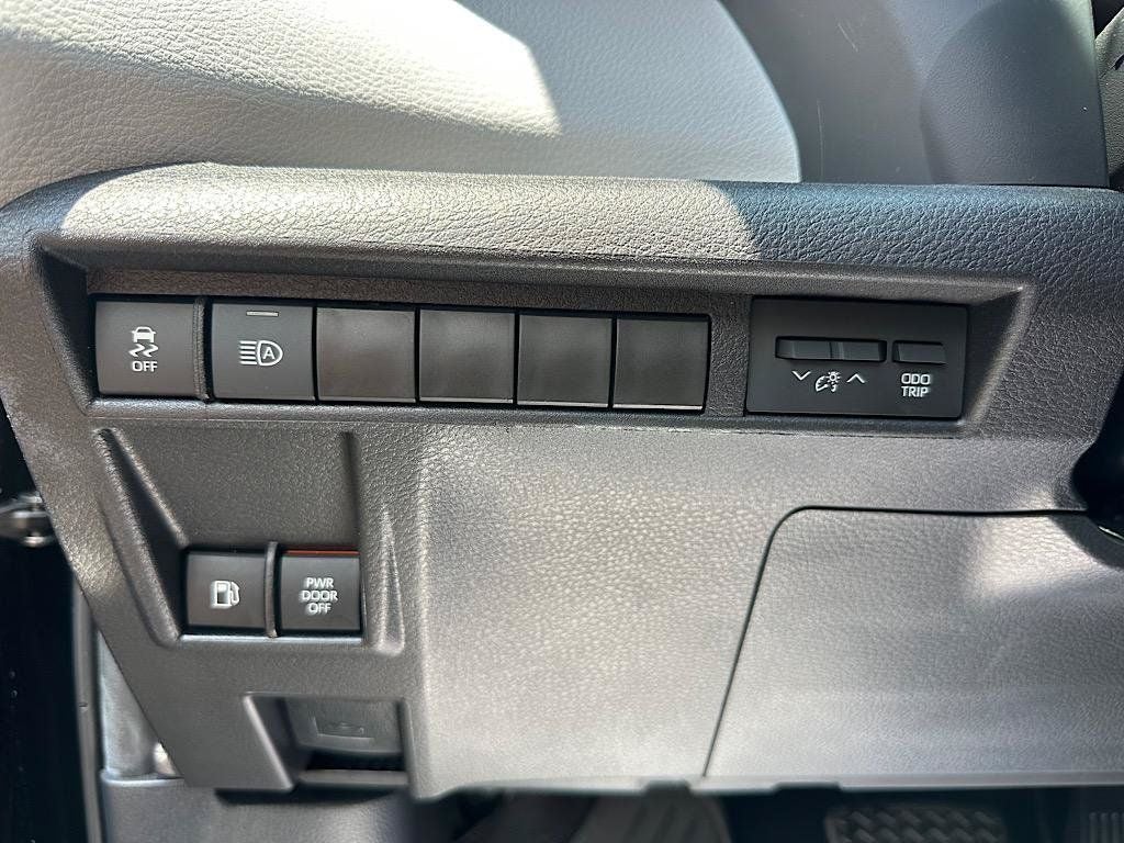2025 Toyota Sienna XLE 7 Passenger