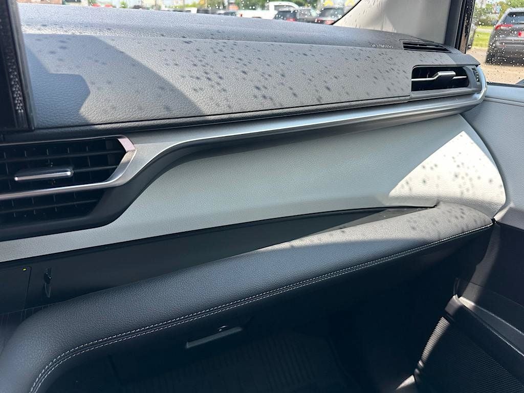 2025 Toyota Sienna XLE 7 Passenger