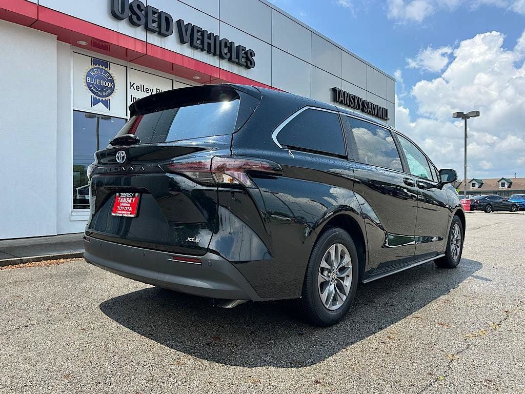 2025 Toyota Sienna XLE 7 Passenger