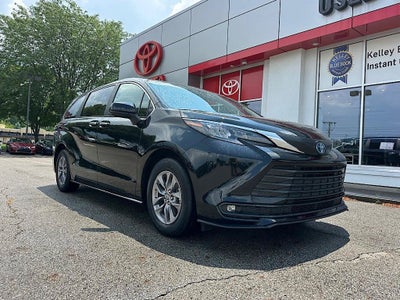 2025 Toyota Sienna XLE 7 Passenger