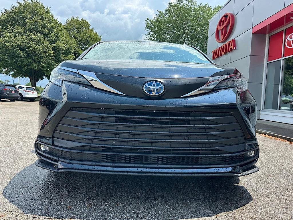 2025 Toyota Sienna XLE 7 Passenger