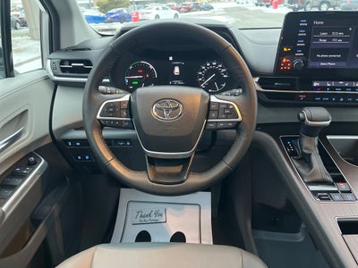 2023 Toyota Sienna XLE 7 Passenger