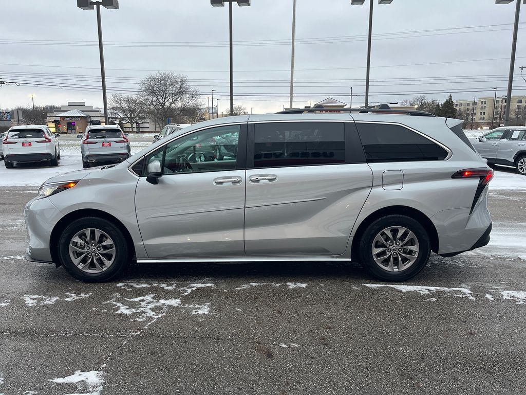2023 Toyota Sienna XLE 7 Passenger