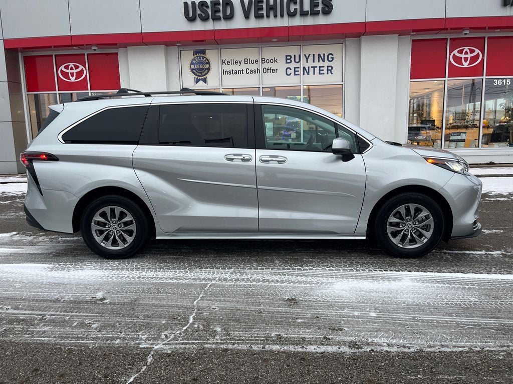 2023 Toyota Sienna XLE 7 Passenger