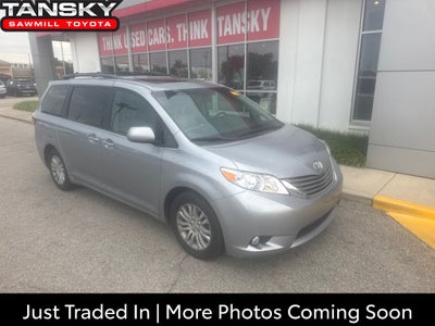 2017 Toyota Sienna XLE 8 Passenger