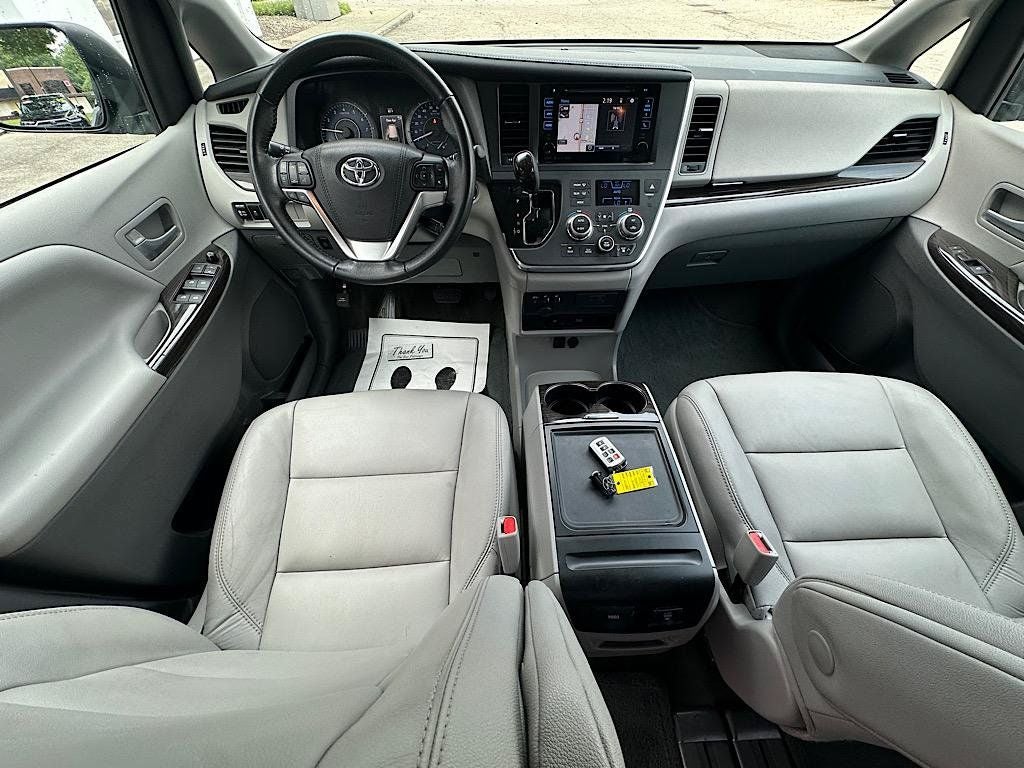 2017 Toyota Sienna XLE 8 Passenger