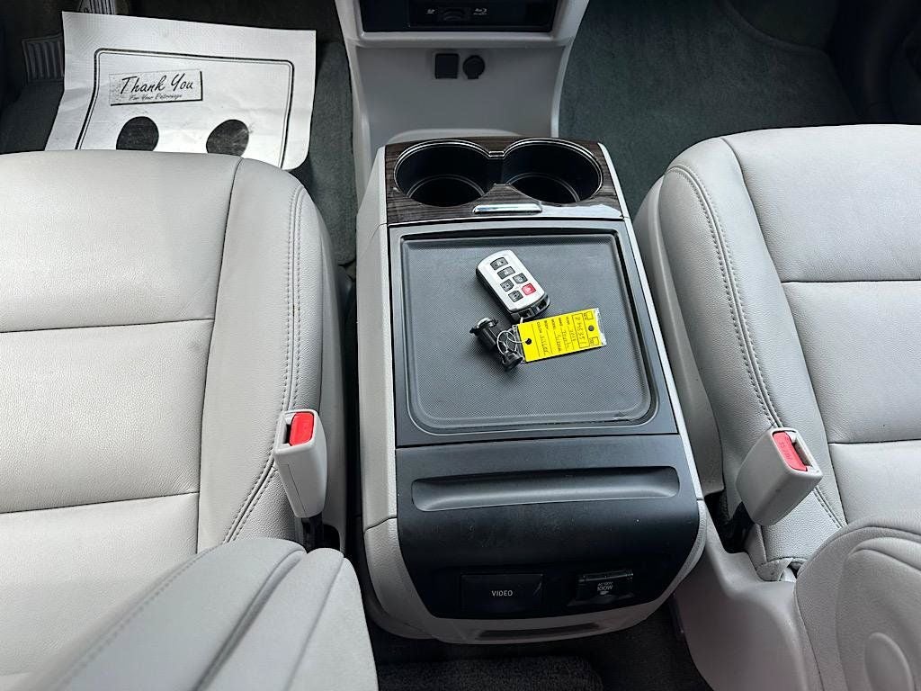 2017 Toyota Sienna XLE 8 Passenger