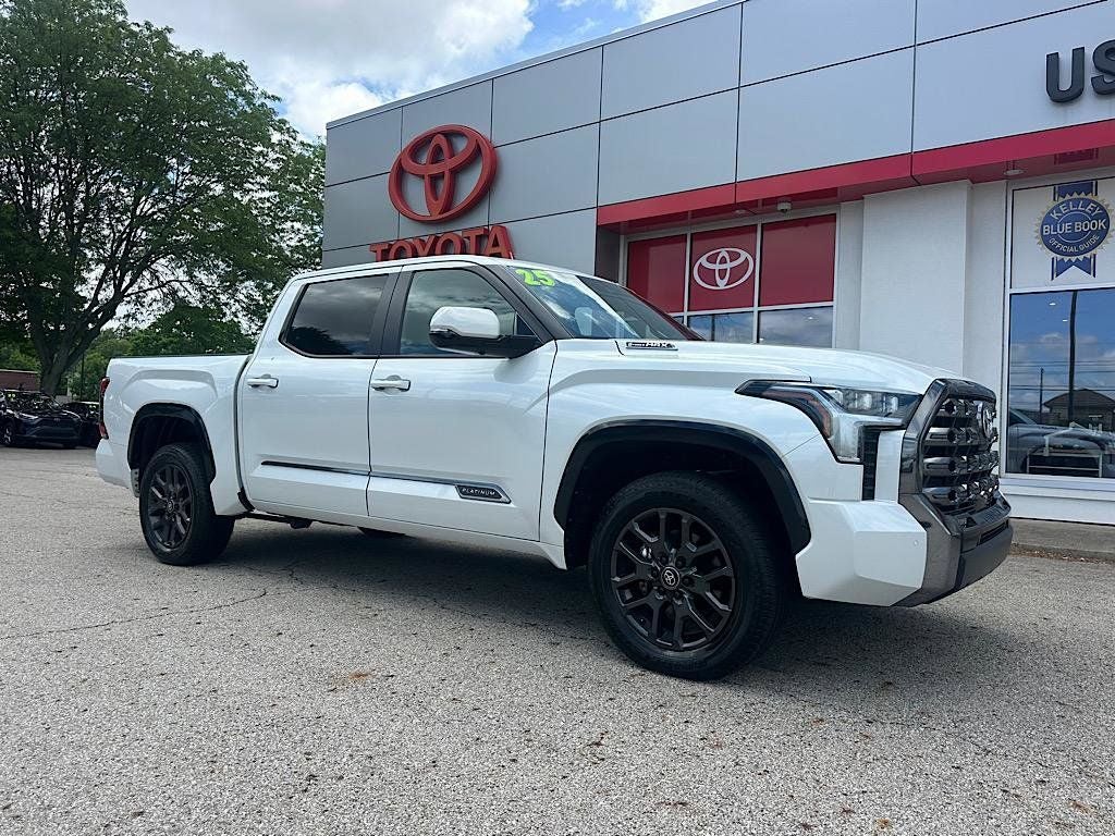 2025 Toyota Tundra Hybrid Platinum