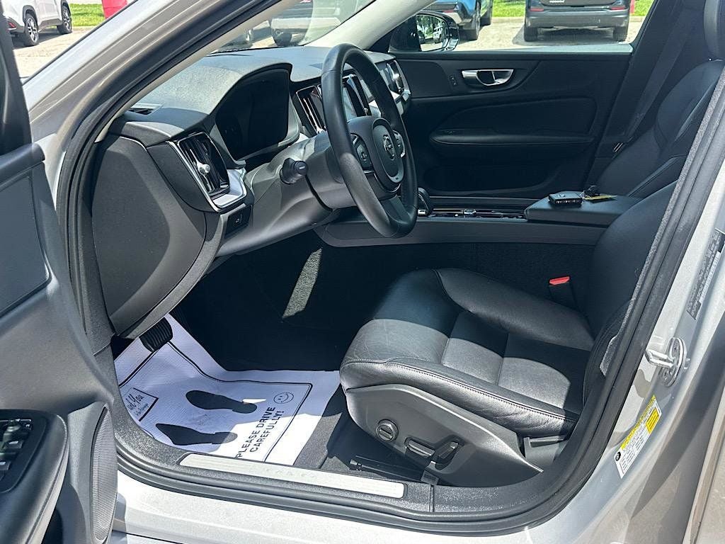 2024 Volvo S60 B5 Core Dark Theme
