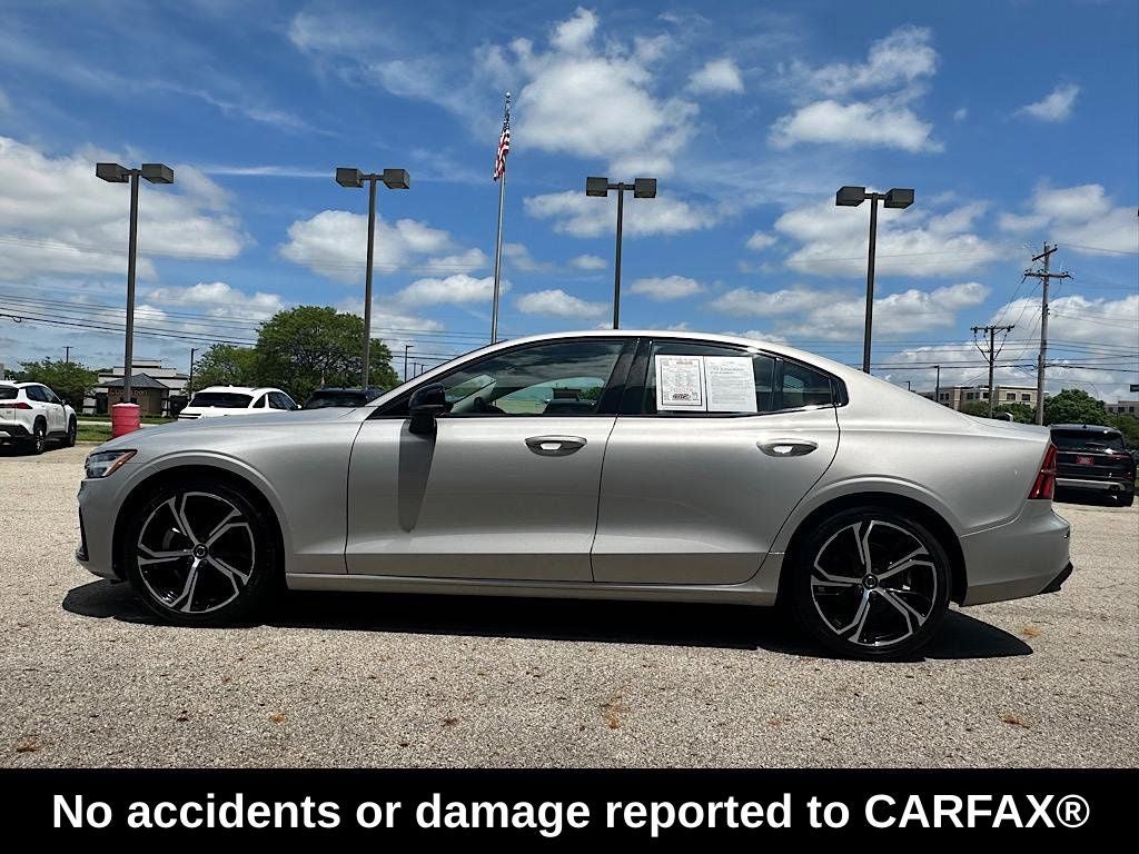 2024 Volvo S60 B5 Core Dark Theme