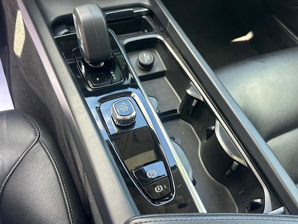 2024 Volvo S60 B5 Core Dark Theme