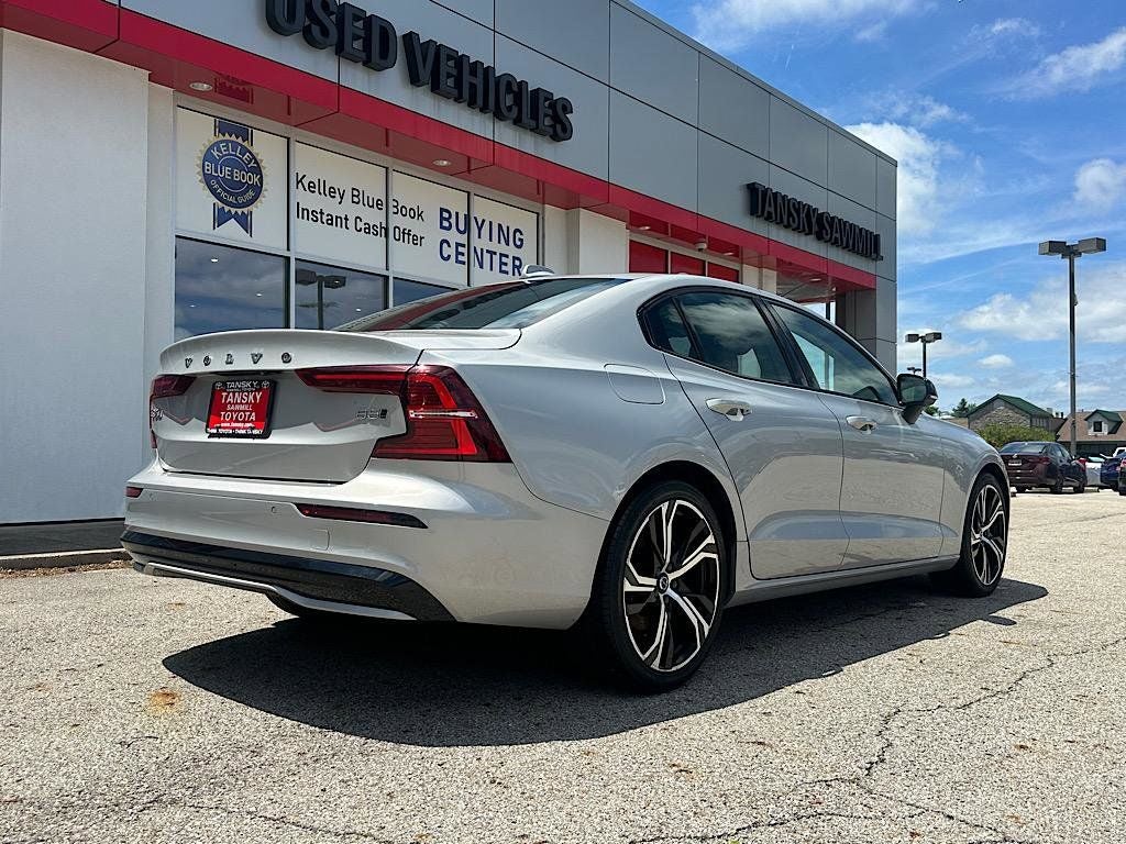 2024 Volvo S60 B5 Core Dark Theme