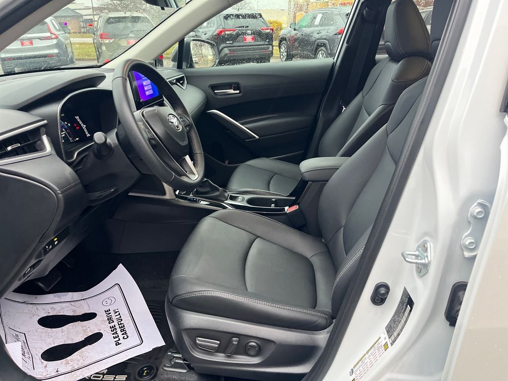 2025 Toyota Corolla Cross XLE