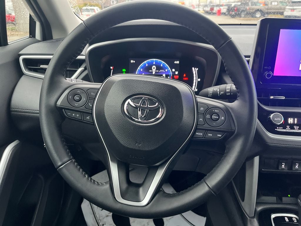 2025 Toyota Corolla Cross XLE