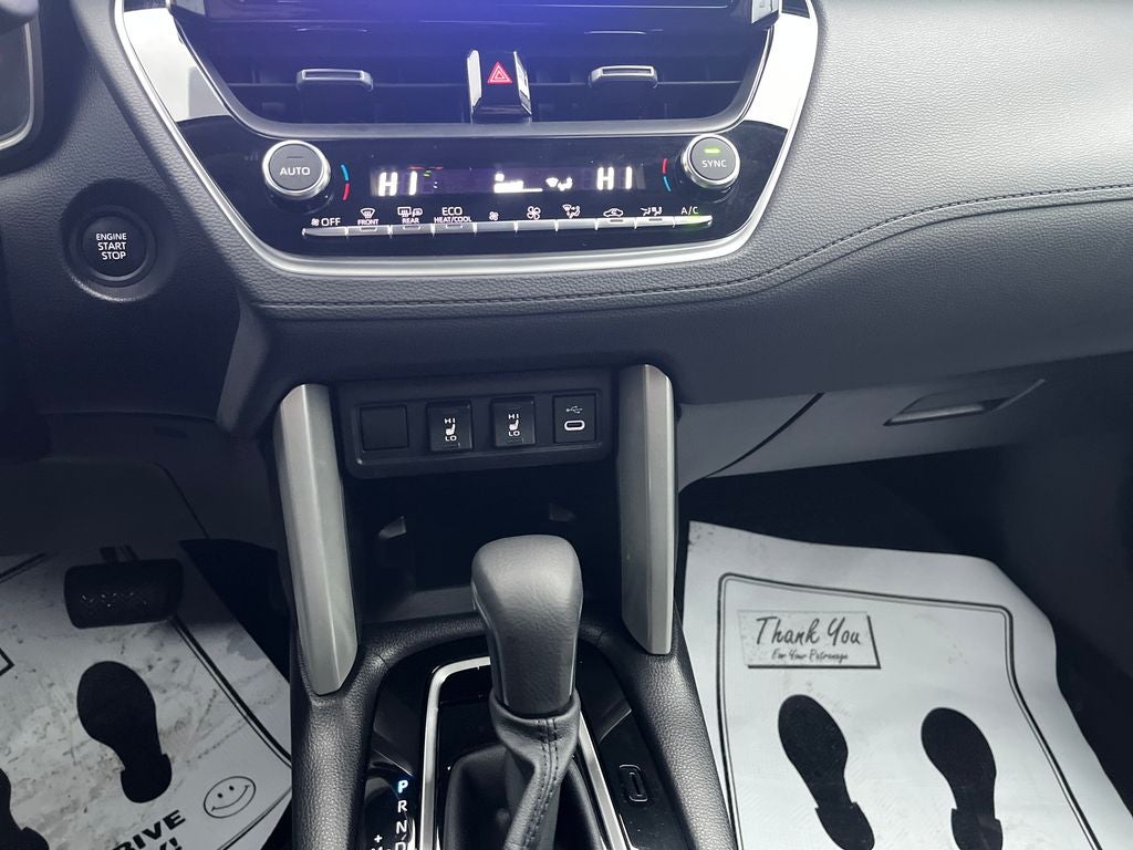 2025 Toyota Corolla Cross XLE