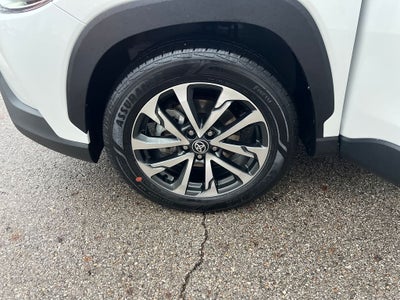 2025 Toyota Corolla Cross XLE