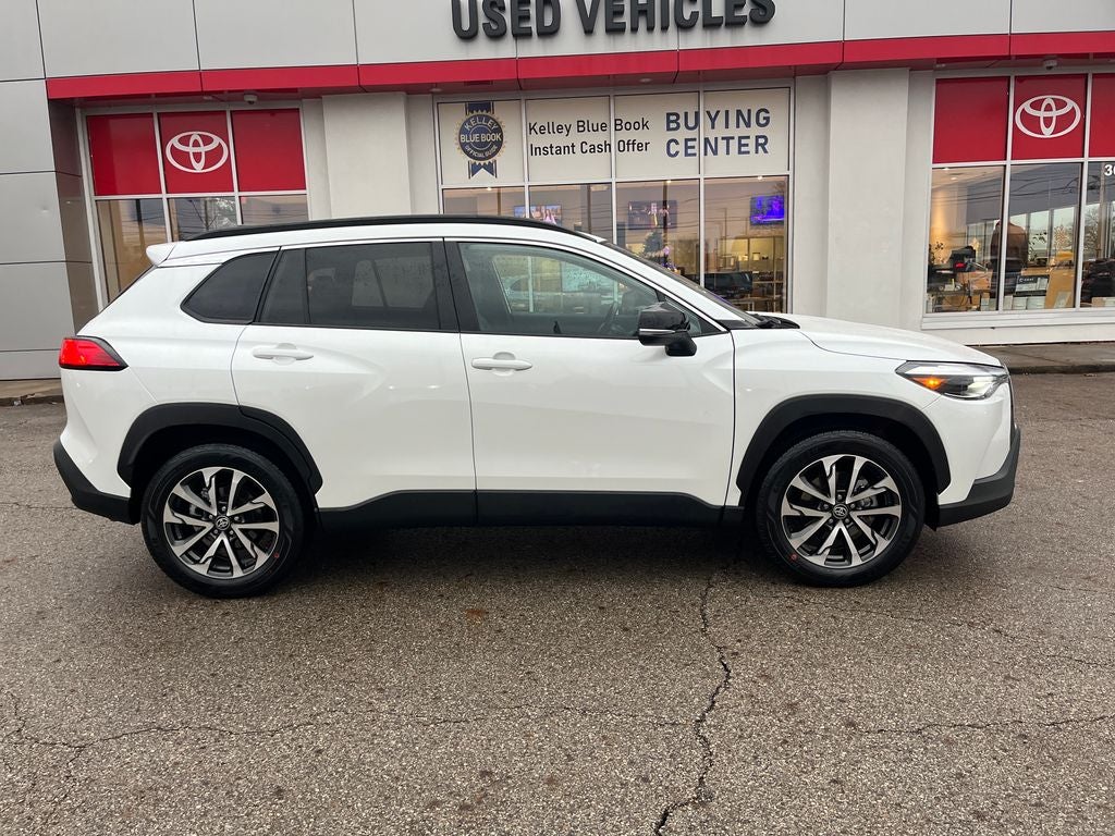 2025 Toyota Corolla Cross XLE