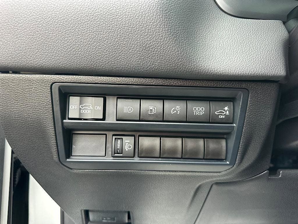 2025 Toyota Sequoia SR5