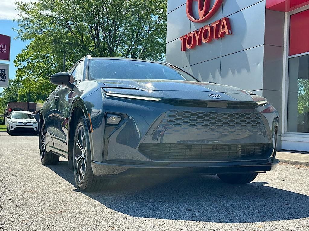 2025 Toyota Crown Signia XLE