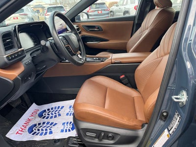 2025 Toyota Crown Signia XLE