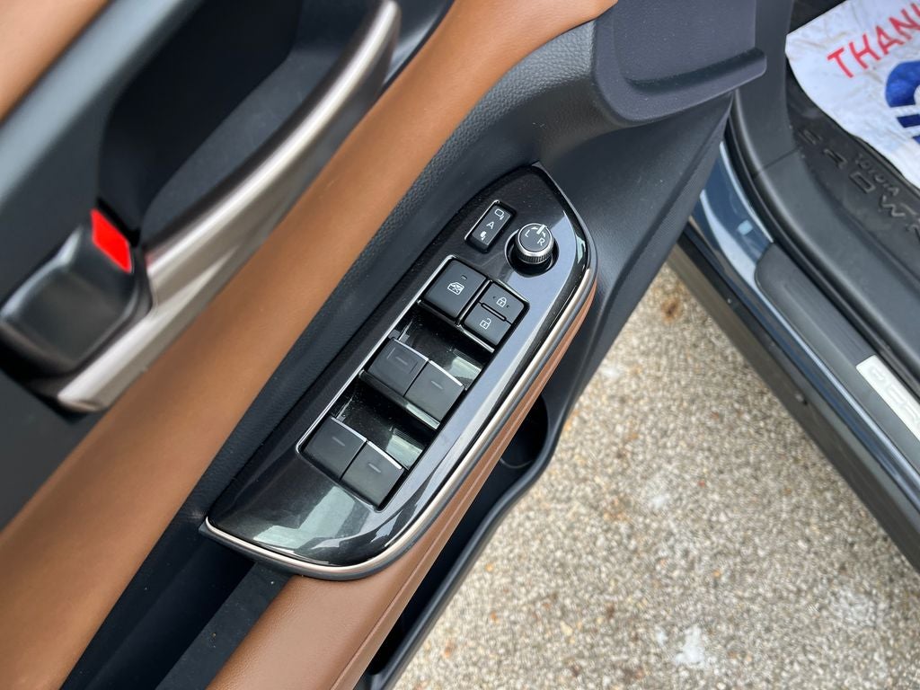 2025 Toyota Crown Signia XLE