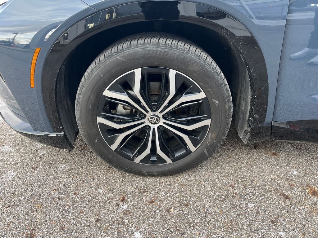 2025 Toyota Crown Signia XLE