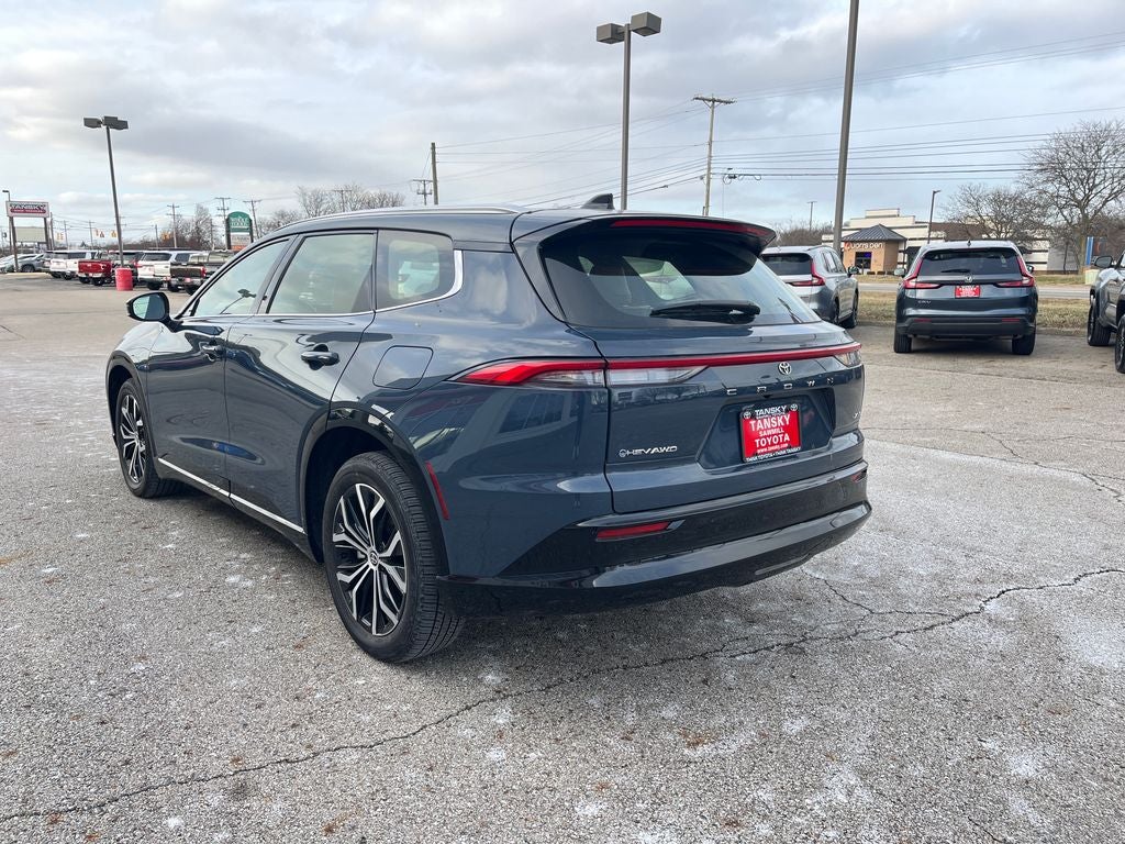 2025 Toyota Crown Signia XLE