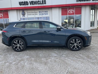 2025 Toyota Crown Signia XLE