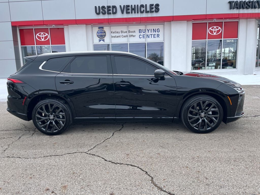 2025 Toyota Crown Signia Limited