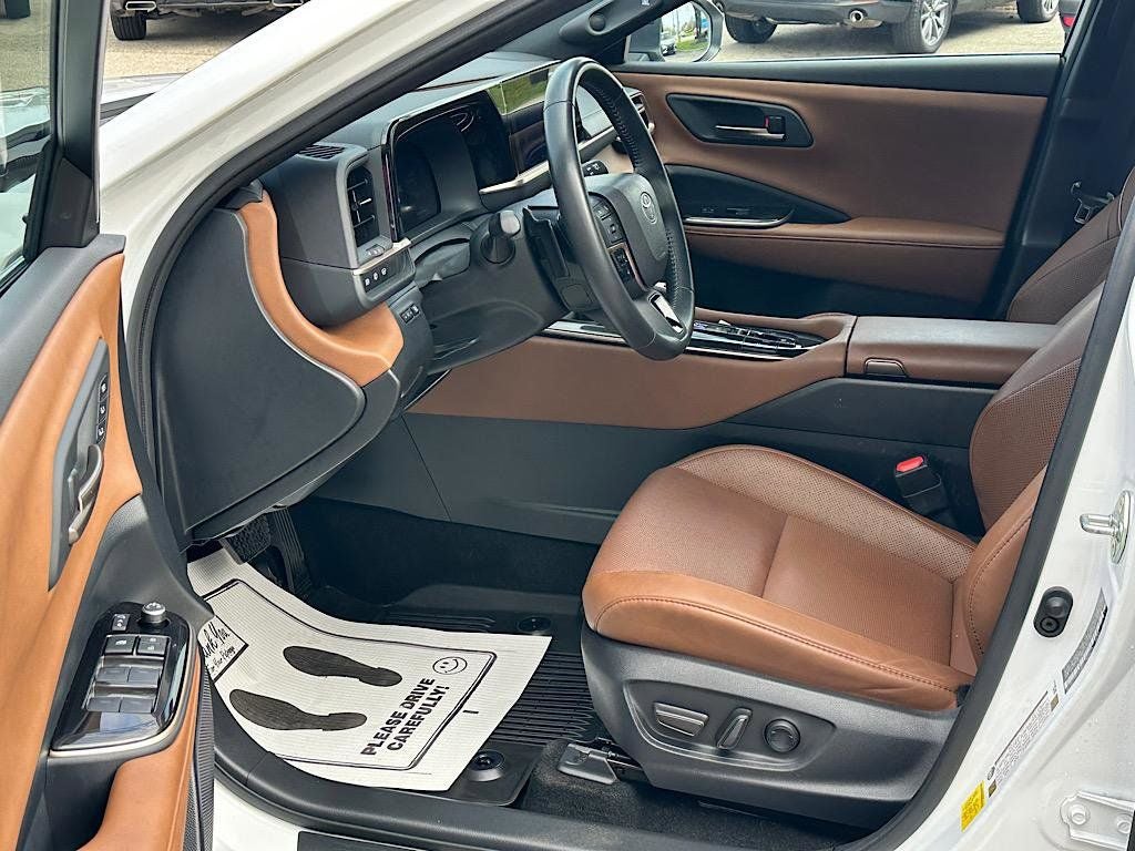 2025 Toyota Crown Signia Limited