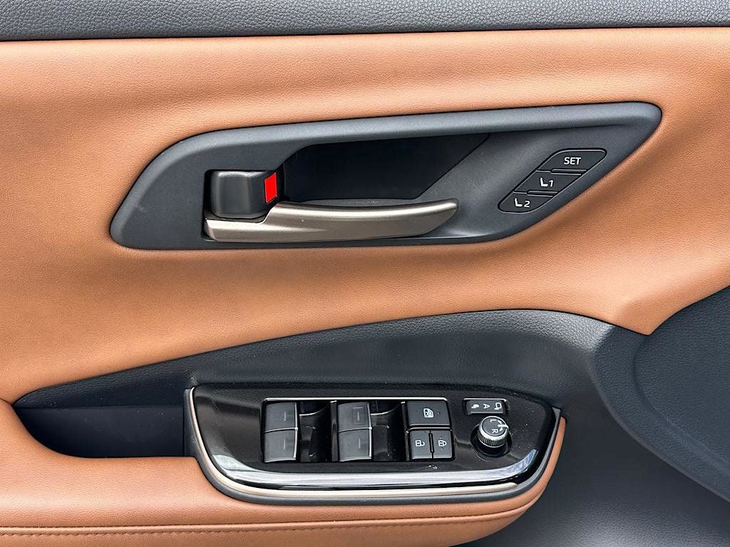 2025 Toyota Crown Signia Limited