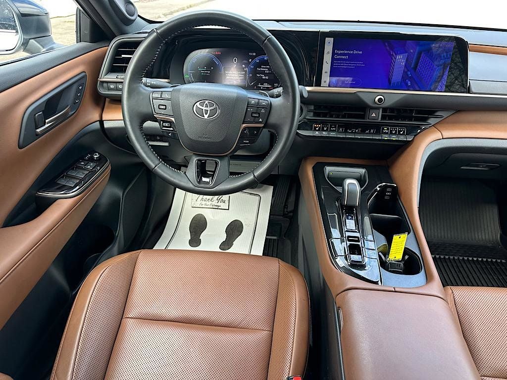 2025 Toyota Crown Signia Limited