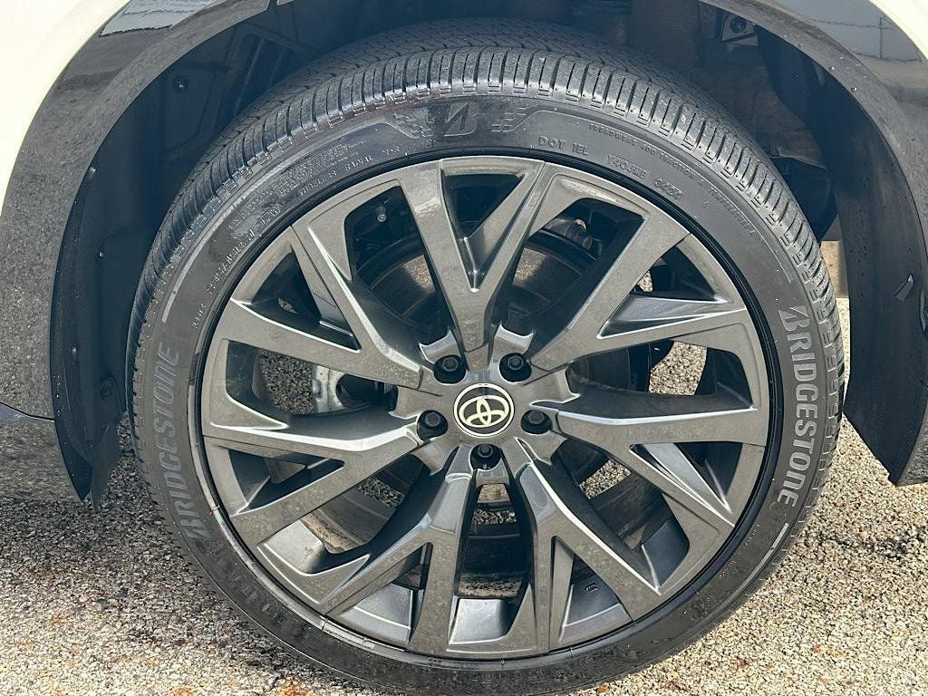 2025 Toyota Crown Signia Limited